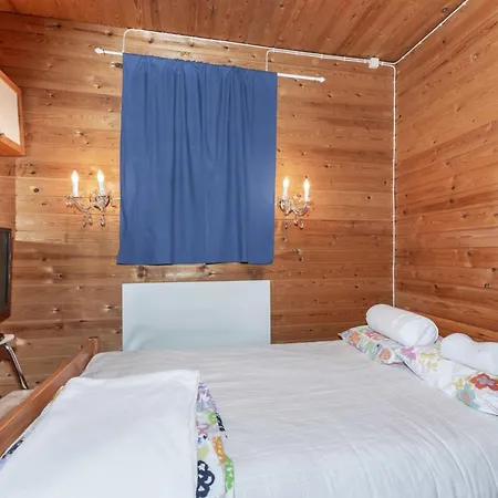 Lampaluodon Punainen Tupa By Interhome