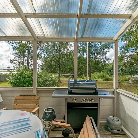 Lampaluodon Punainen Tupa By Interhome *